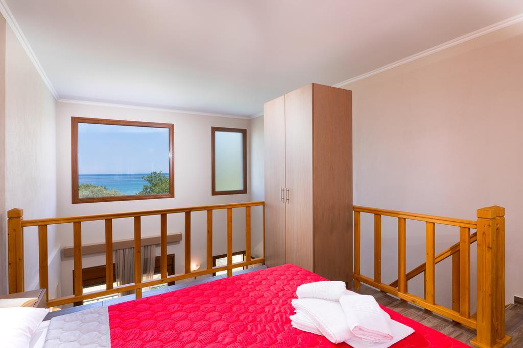 Kapsogeorgis Rooms Koinira Buitenkant foto